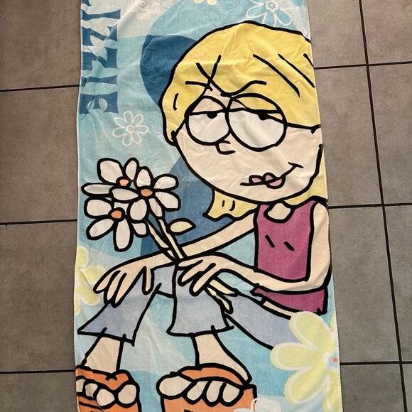 Authentic DISNEY STORE LIZZIE MCGUIRE Beach Towel 60" x 30" - Picture 1 of 2